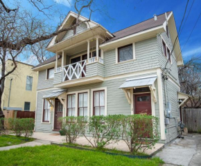 Cozy Downtown 2BA/1BA Historic House - Casa Verde